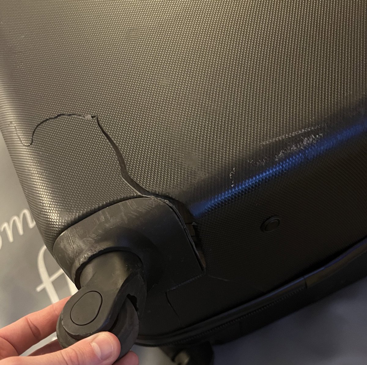 joethomasld's tweet photo. Thanks @British_Airways and damage to a pelicase too (which is impressive) baggage handling very clearly not looking after any bags or care at all.. LHR > VCE .. and a delayed flight.. https://t.co/HamAC47Ogo