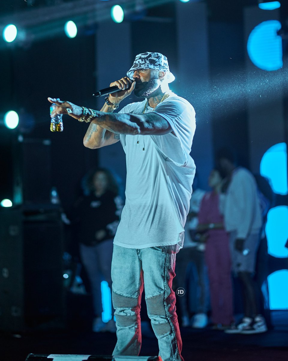 TraceSenegal's tweet photo. Bravo à @Rakhouprod 👏🏼 
📸: #identityvisual 

#TraceSénégal #PrtClub 
#Booba #ConcertKing
#Kopp #PremierSurLesEvents https://t.co/ucprwLQZuZ