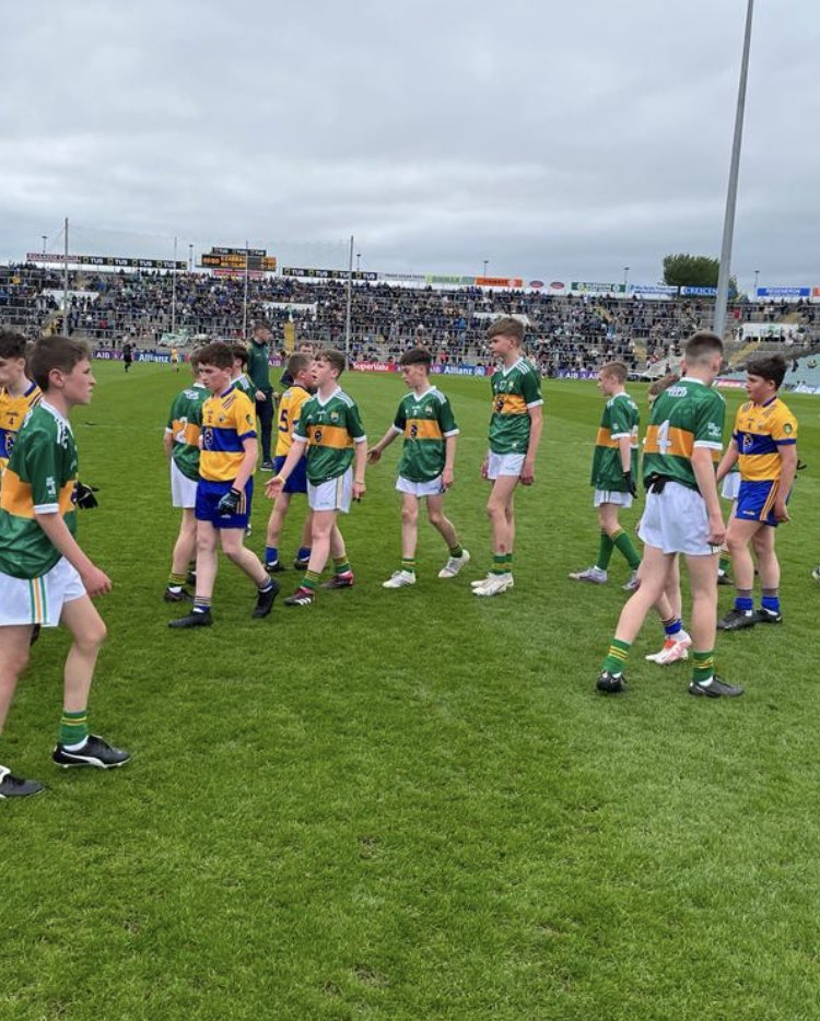 clearygillian's tweet photo. So grateful to @MunsterGAA & @CumannNa and
all involved in organising today’s primary game at half time in the Munster Football final - a super experience for Luke & a great win for the kingdom 💚💛 #munsterfootballfinal #primarygame #gaelicgrounds
@LiosAPhuca
@Kerry_Official https://t.co/UZHEcWqnLJ