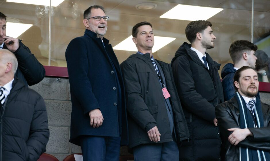 Dundee owners Tim Keyes and John Nelms on promotion, player contracts, stadium and Gary Bowyer dlvr.it/SngrN6