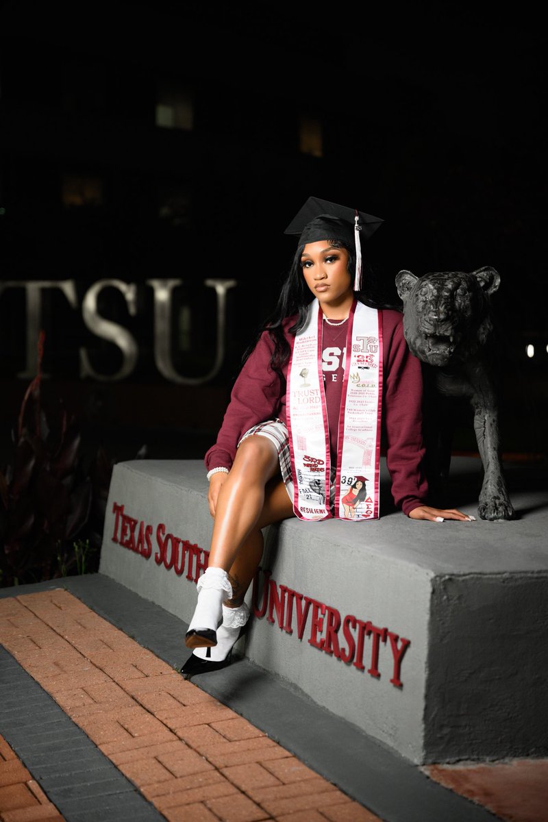 Itsmikekel's tweet image. “In everything you do, put God first, and he will direct you and crown your efforts with success.” -Proverbs 3:6 

#hbcugrad #tsuproud #txsugrad  #classof2023 #blackgraduates #hbcupride #gradseason #texassouthernuniversity