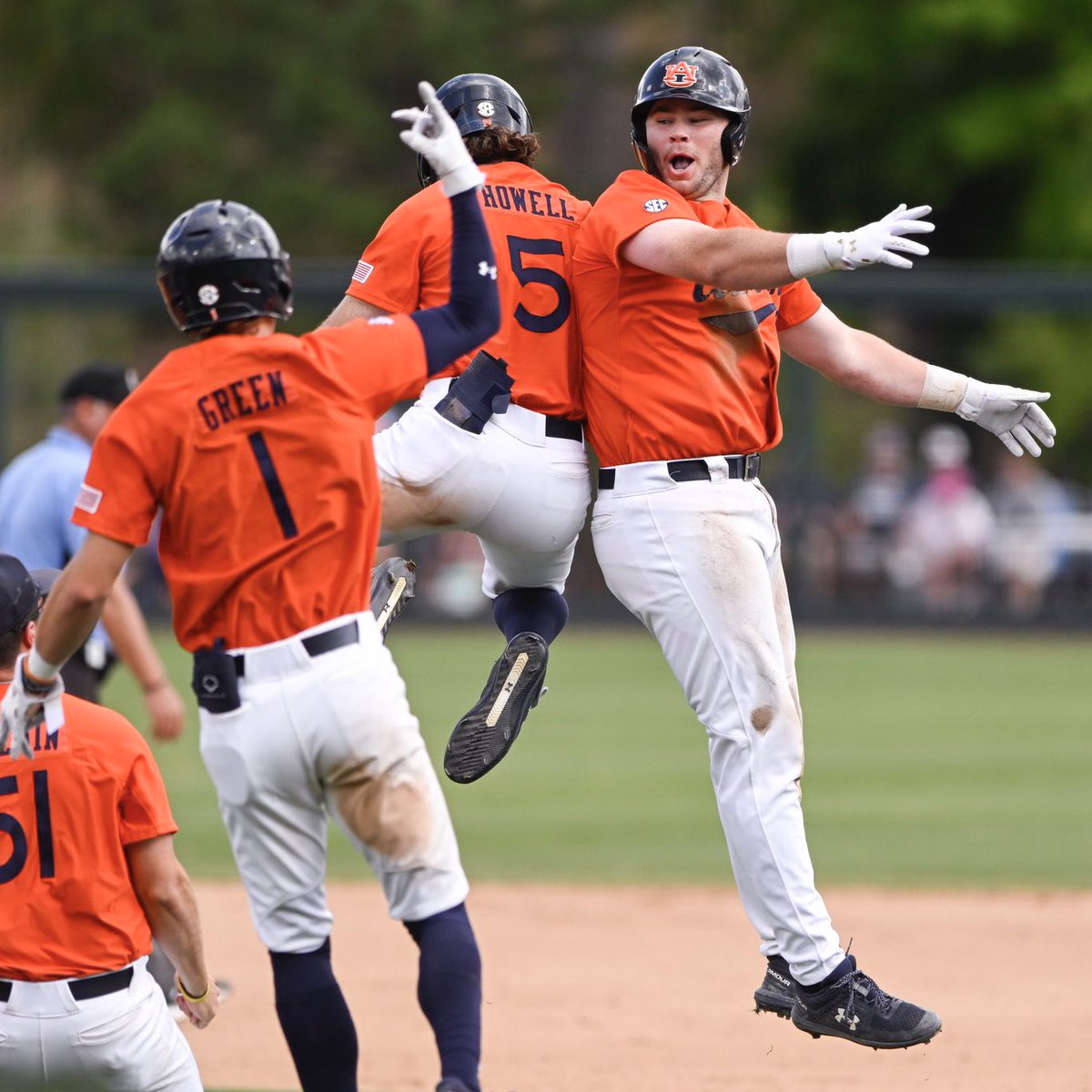 HEATING UP 📈🔥 @AuburnBaseball secures back-to-back series wins over No. 1 LSU and No. 2 South Carolina! 👀 #SECBSB