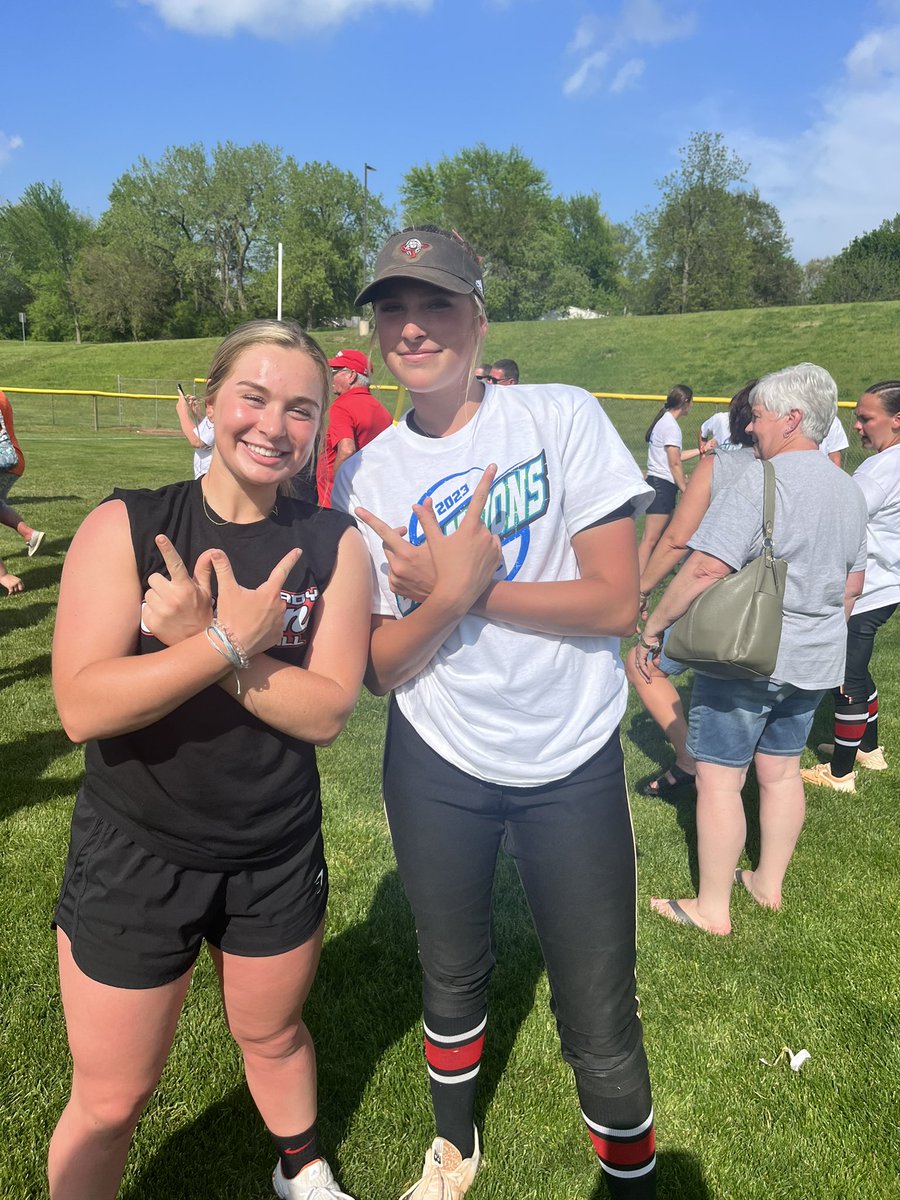 Beautiful day to watch some softball and see my girl <a href="/madelyn_hessing/">Madelyn Hessing</a> and <a href="/LewisSoftball/">Lewis Softball</a> win the GLVC TOURNAMENT‼️#rollplanes ✈️❤️
