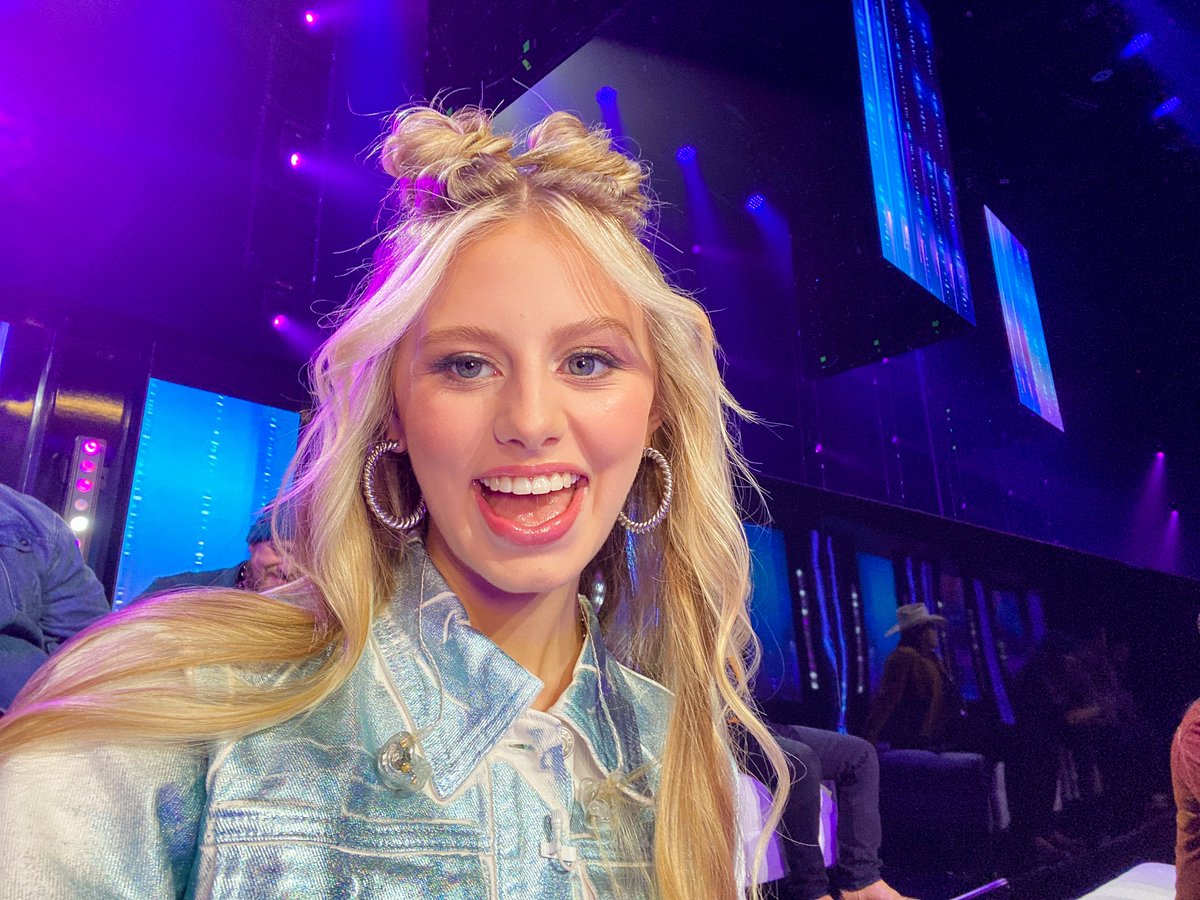 havenmadsings's tweet photo. T-minus ⏰ 15 minutes until you can VOTE for ME to stay on @AmericanIdol and compete in the #Top5.
⭐️ Go to https://t.co/EZfB14Zb5P
⭐️ Use the @AmericanIdol App
⭐️ Text 3 to 21523
#nIdol #teamhaven https://t.co/Vk4WoAnhSB