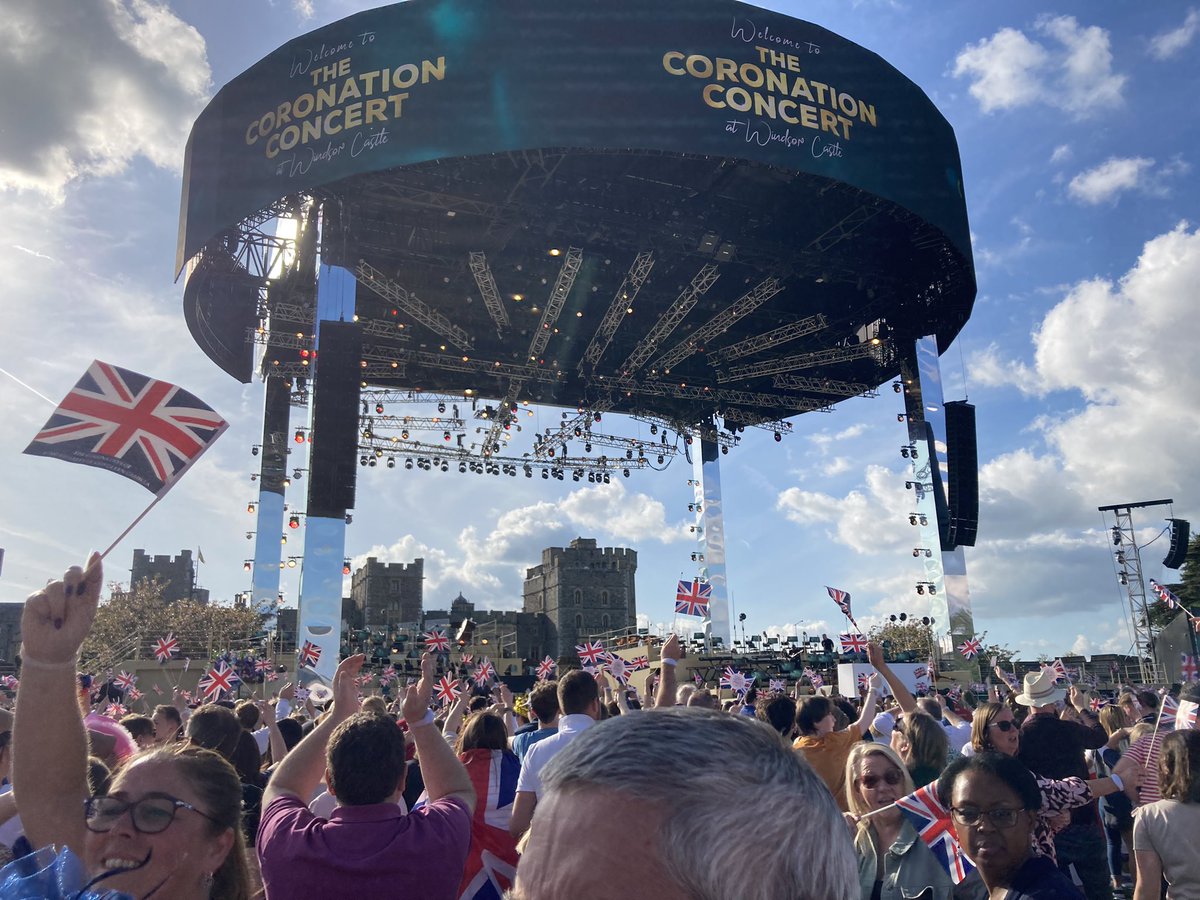 TomWyllieSinger's tweet image. Yes. I am here. 

And yes - it’s one of those glad to be alive days. 

God Save the King. 

#pcpcs #coronationconcert #windsorcastle