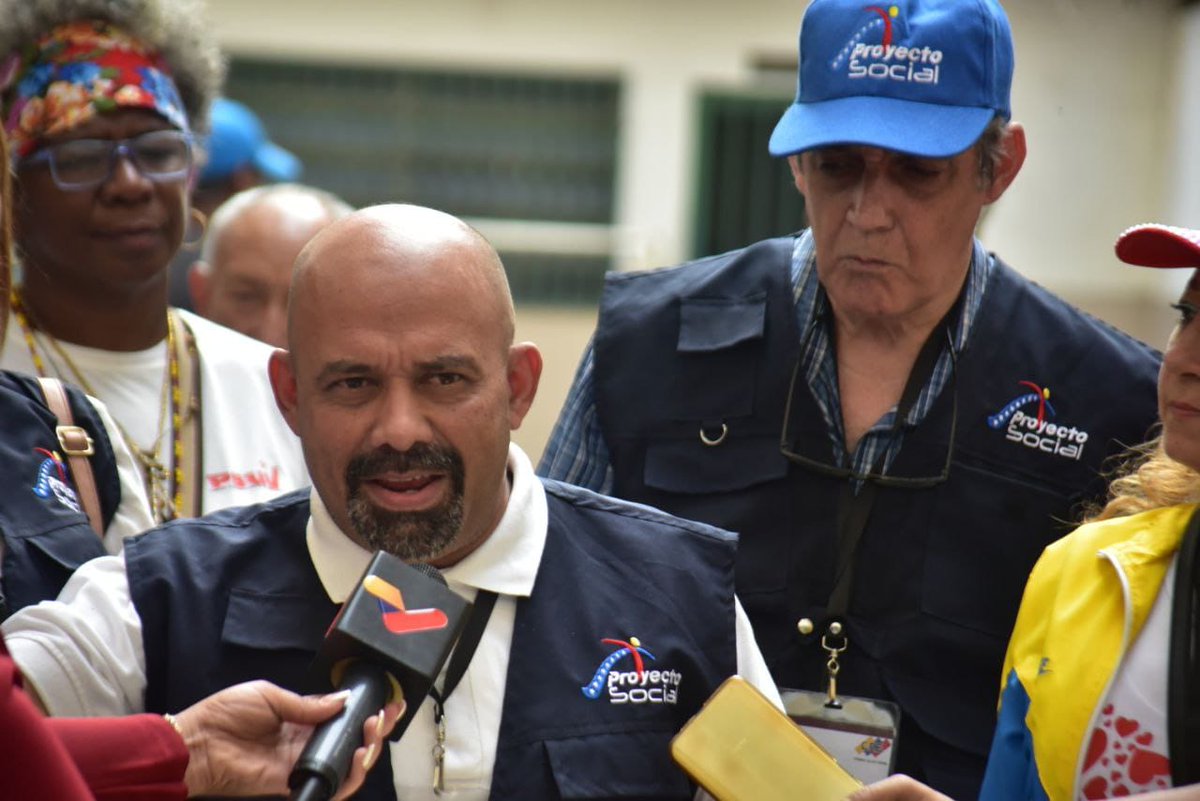 MirandaGob's tweet photo. #HaceMinutos 🔵| Pedro Contreras, vicepresidente de la ONG Proyecto Social: Nos hemos desplegado en todo el estado  Miranda, hemos tomado una muestra del 10% y hemos visualizado cómo ha sido el proceso de  participación del Poder Popular en la Consulta
#ConsultaPopularMiranda2023 https://t.co/plq6323uAU