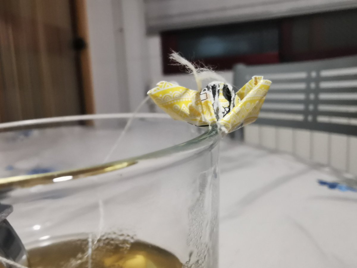 guacamayo05's tweet photo. Una historia corta: me dolía el estómago, me tomé una manzanilla y hice un barco con el papel del sobre :D
#interesting #funny #History #Reels #entertainment #EntertainmentNews #enjoylife #lifestyle #ship #shipping #manzanilla #Friends #Memes #justalone #HistoryInTheMaking #Memes https://t.co/jkXtXQFn6S