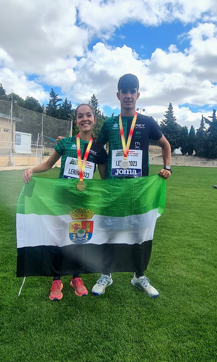 Los atletas Laura Ordiales y Roberto Ambrosio consigue medallas en el Cto. España Trail Runing por comunidades en Lerin (Navarra).
Alzándose con magníficos puestos individuales en sus respectivas carreras.
#CEtrailRunningFFAA #Cáceres #trailrunning