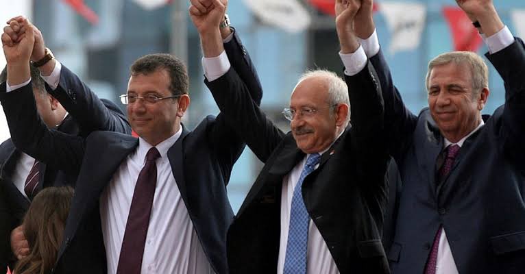 İçişleri Bakanı Süleyman Soylu: 

“Bay Kemal, Mansur Yavaş, Ekrem İmamoğlu birbirlerinden nefret ediyorlar.”