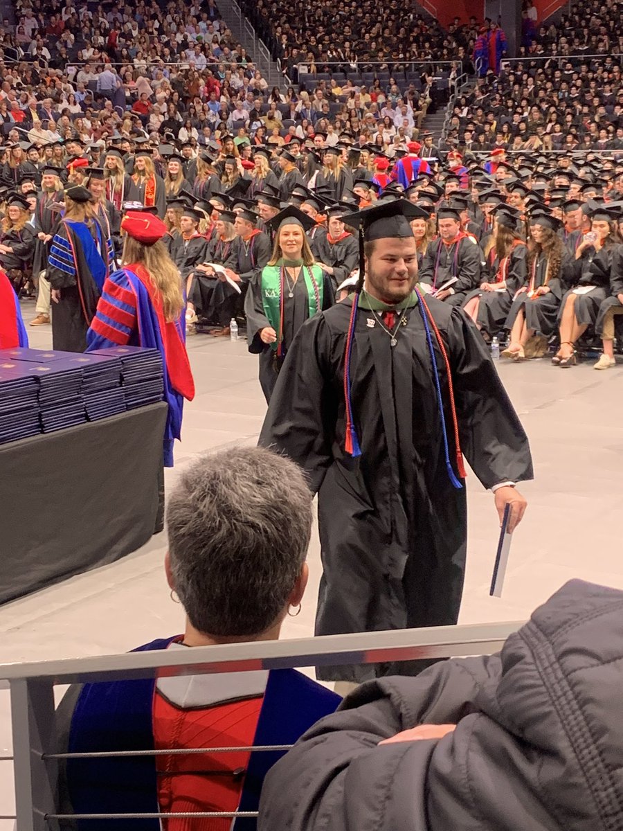 tlstevens_tls's tweet photo. #Flyer23Grad @bsteves07 https://t.co/N2E6wSl0cn