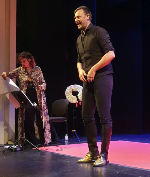 Lagaceta08's tweet photo. David García-Intriago y La Líquida Teatro repiten triunfo en el Apolo como ya hicieran con ‘Hambre’, su anterior propuesta - https://t.co/s11h4RSu9F https://t.co/QYDs70hFDR