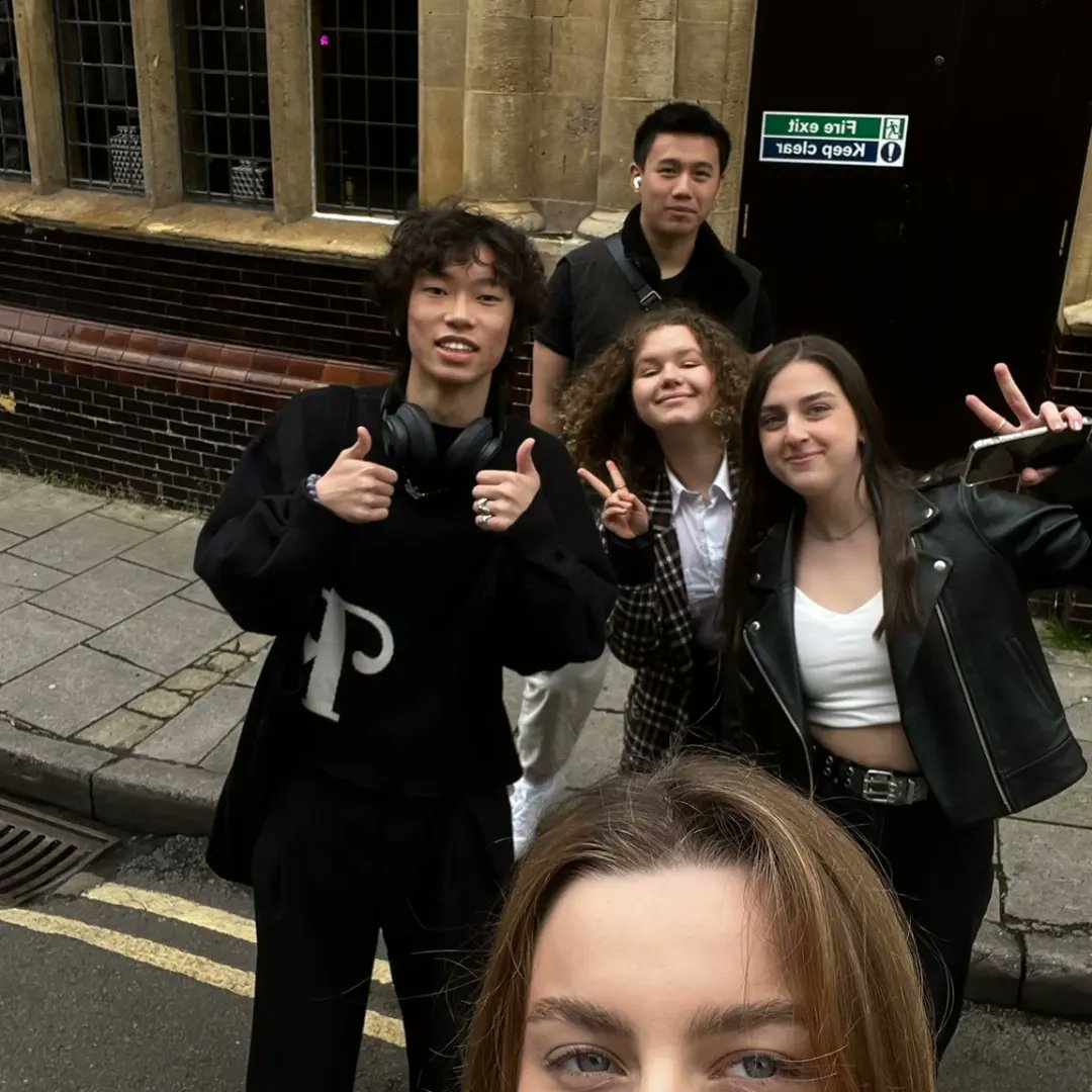 rcboarding's tweet photo. Great trip to Oxford taking in the sites and finding time to support the football 👍😉! #ratcliffeboarding #iloveboarding #ratcliffecollege #independentboarder https://t.co/PyzsrMyL1N