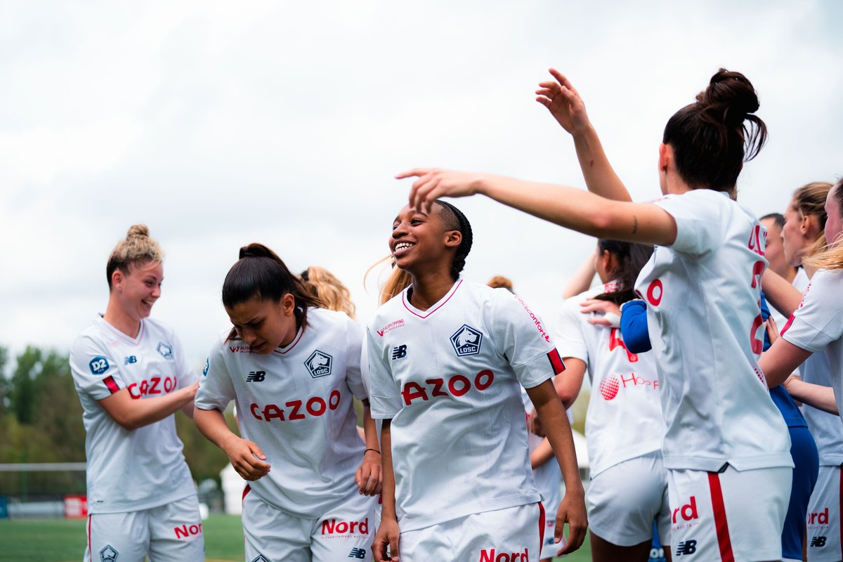 LOSC_Feminines's tweet photo. Championnes 🏆 https://t.co/wApaabCI35