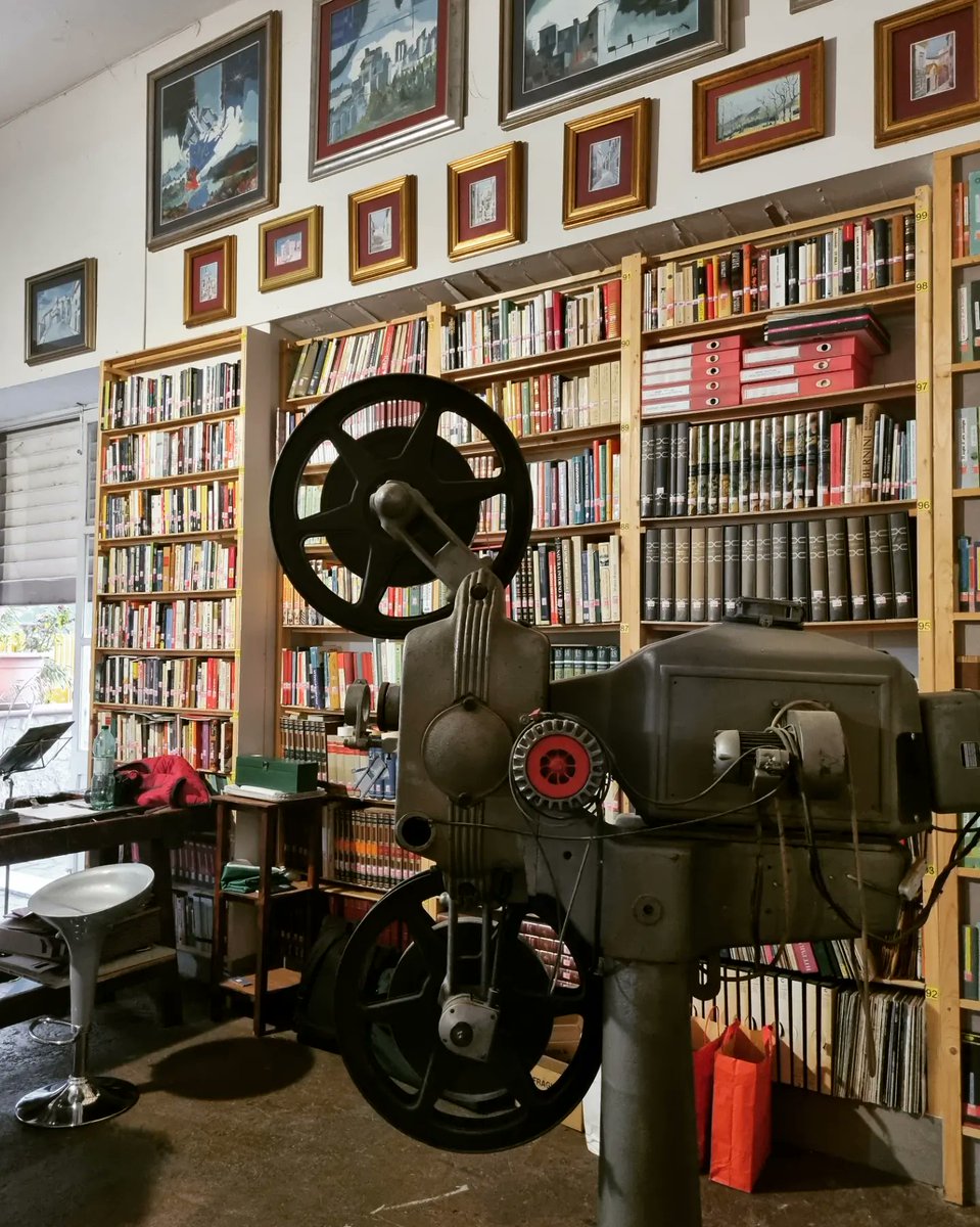 TimisoaraPinto's tweet photo. Da #falegnameria a #biblioteca e #liveclub. Che bella sorpresa a pochi chilometri da Roma. #Gavignano con #BeppeChierici #GeorgesBrassens https://t.co/Rm1I5VN2DF
