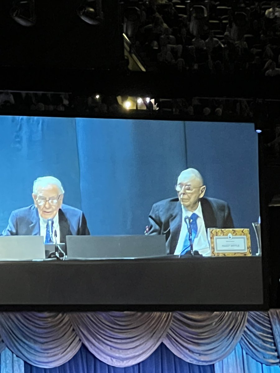 What a weekend at the annual Berkshire Shareholders Festival and meetings.
 I’m Omaha, Nebraska. Thanks to @Fairway_Wealth / @PaulMandersJMRD  for being great hosts. #wealth 
#berkshire #money #business 

@flyprivatesky @runway_ventures