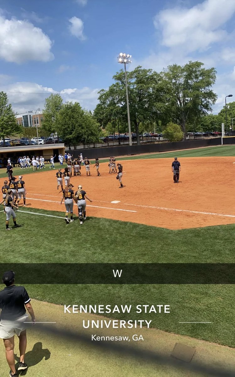 Katelyn07_2025's tweet photo. It was great to see the seniors play their last game and get the W! Such a fun game to watch. @CoachHampton_ @KSUOwlsSB #TrippMacKay https://t.co/qu9gJvyhrL