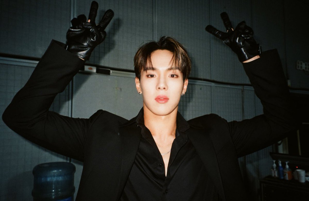 La mera neta del planeta ando con un poco de: terror porque una rana saltarina 🐸 (𝑘ero𝑝pi) estuvo acosándome durante las grabaciones y si ven que me río es de puro nervio jajan't ૮(˶╥︿╥)ა dejen toco madera para deshacerme de cualquier hechizo. 

espre𝑠𝑠o ☕️ˎˊ˗ 𝑚♡ka