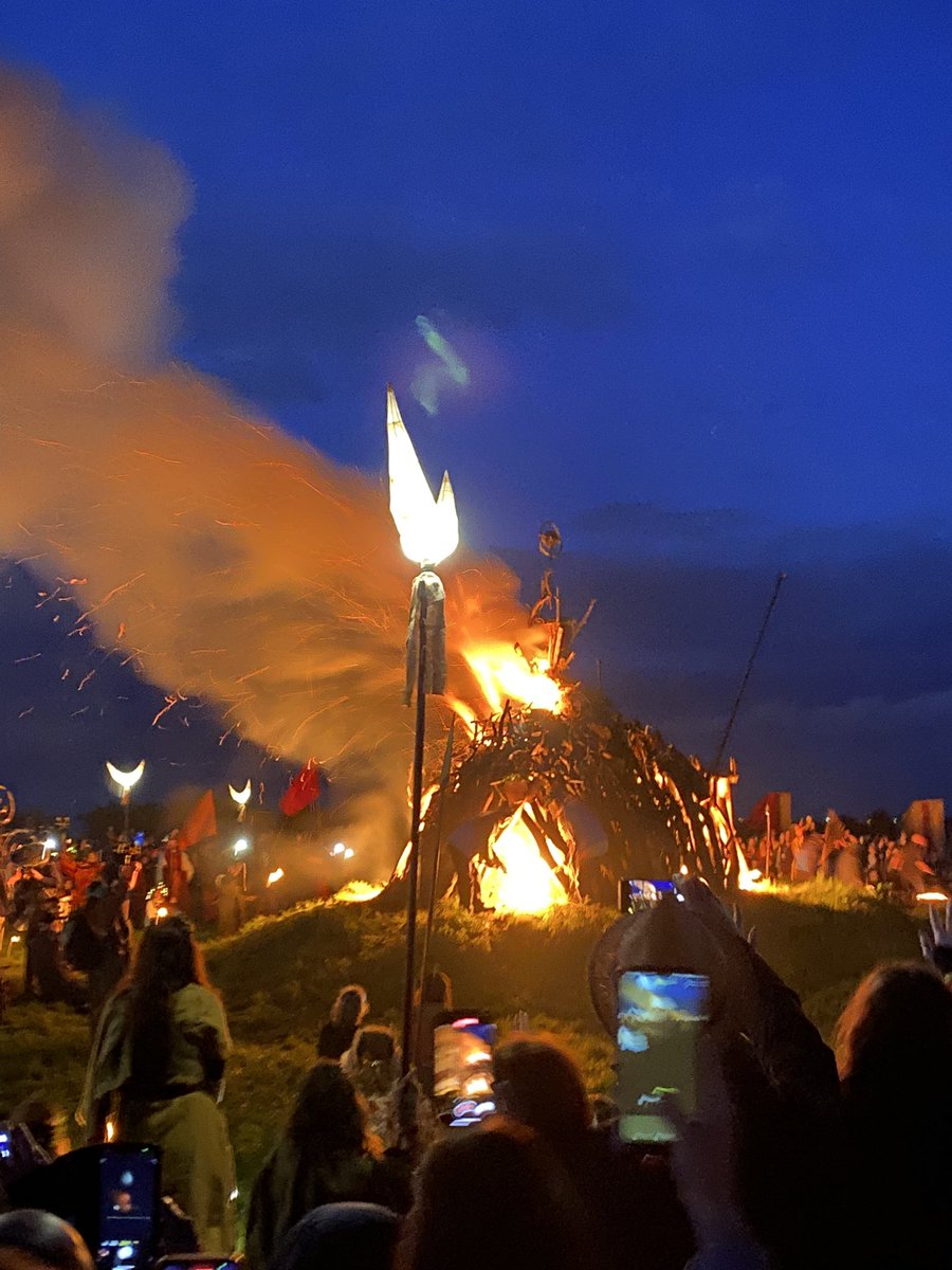 OrlaDempsey4's tweet photo. anyone else capture the green image in uisneach  at the main bonfire last night ? @UisneachFire #uisneach https://t.co/ovrpRudOLB