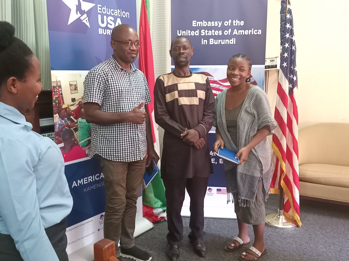 Happy to meet Mr Raphaël, a friend of mine with his friend, both from #RDC at #AmericanCorner today. They appreciated the English program
