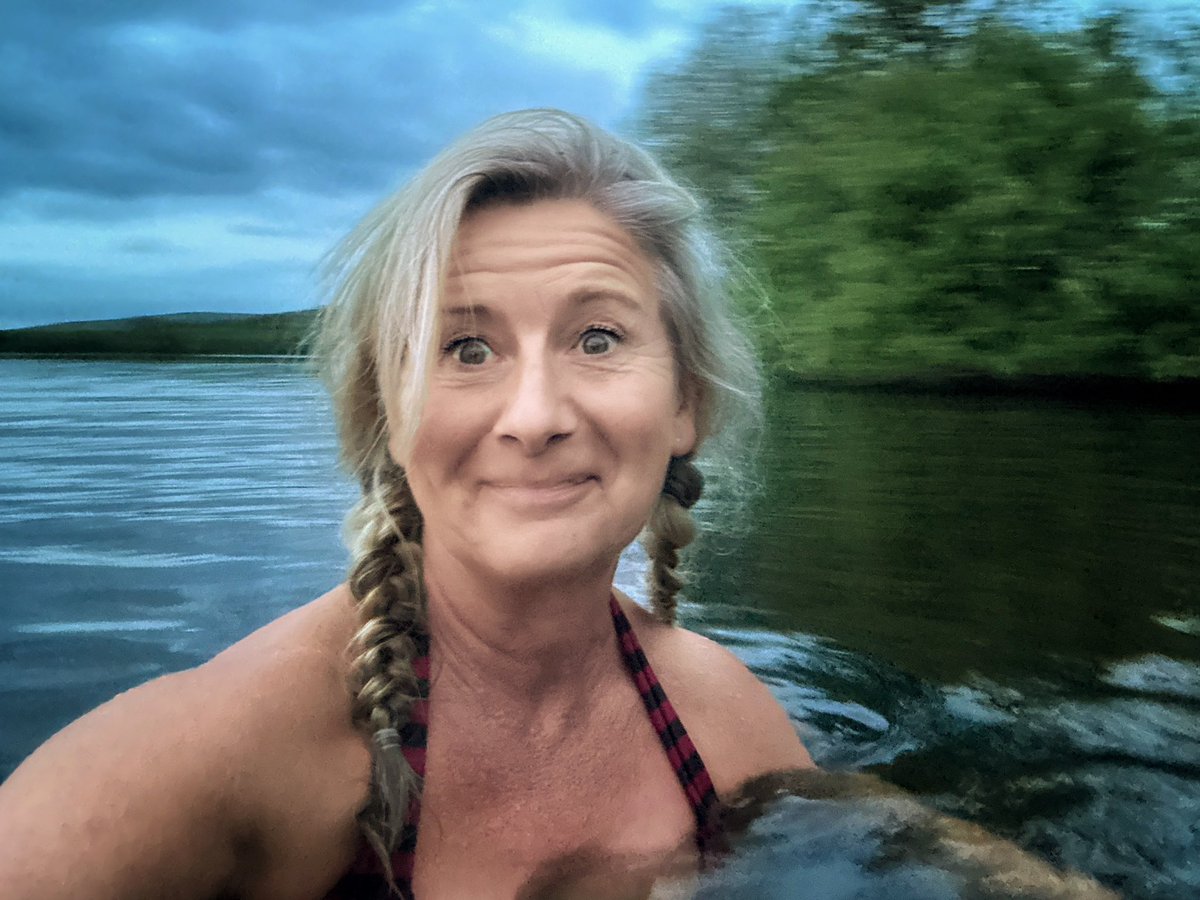 5littleboys1's tweet photo. 💦 Post match recovery dip in the res 💦

⚽️💦 It’s a whole lot cheaper than cryotherapy, it’s on the doorstep and it’s free!
.
.
#coldwatertherapy #postmatchrecovery #ladiesfootball #thisgirlcan https://t.co/SvkGuQ8ju0