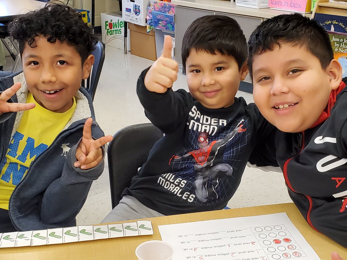 icyeatras's tweet photo. We love working with our third grade buddy class! They are the Best!!! https://t.co/vdveAXtugH