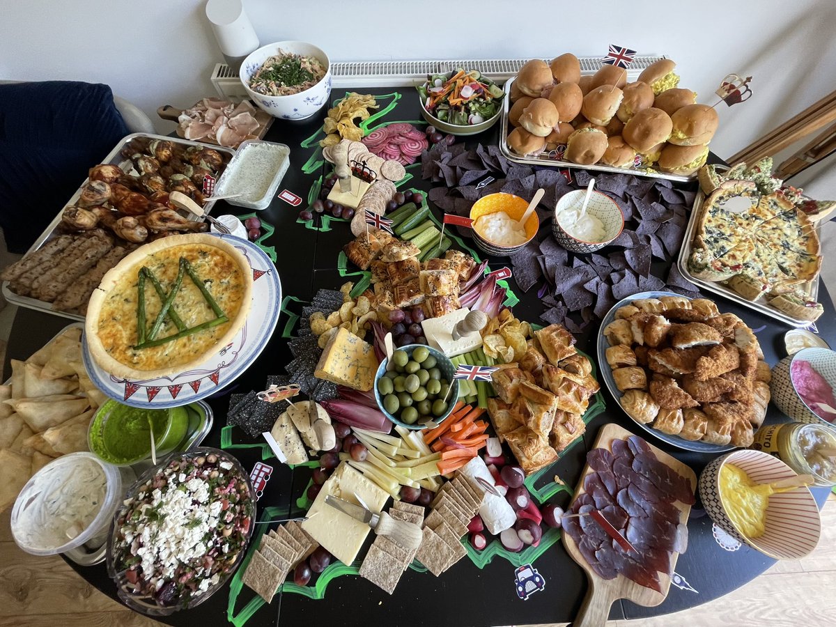 BradleyDardis's tweet image. I present to you the #UnitedKingdom of #PickyBits 🗺️ 

#TheBigLunch #CoronationBigLunch