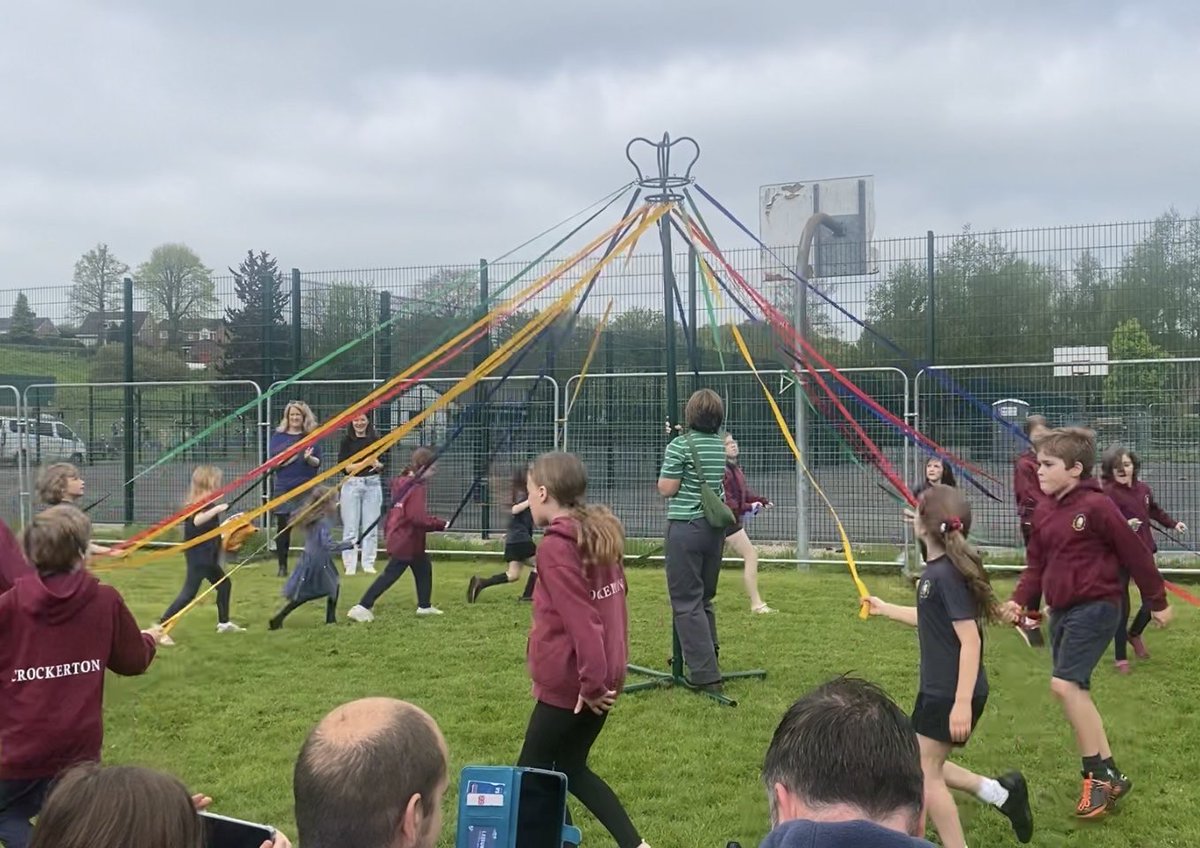 Crockerton4211's tweet photo. Today we Maypole Danced at The Spring in the Park. #warminster #springinthepark https://t.co/h7jbGAHpbJ