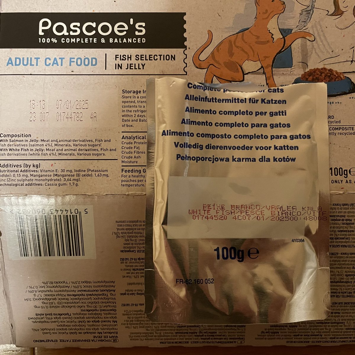 Pedro1962's tweet photo. @Tesco Hi there. The cat food pouch shown below contained only jelly, no fish. Needless to say, my cat was less than impressed. Can you help? https://t.co/LIE5izH3V5