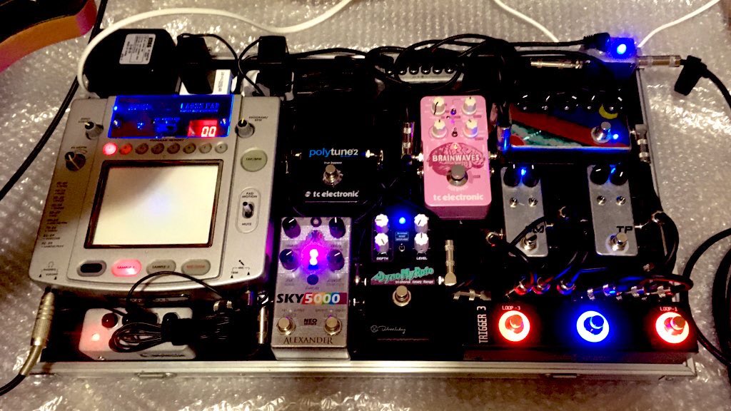 mi_namikawa's tweet image. ＃エフェクター　
#fuzzfactory
#kaosspad
#shoegazer
#uglyface