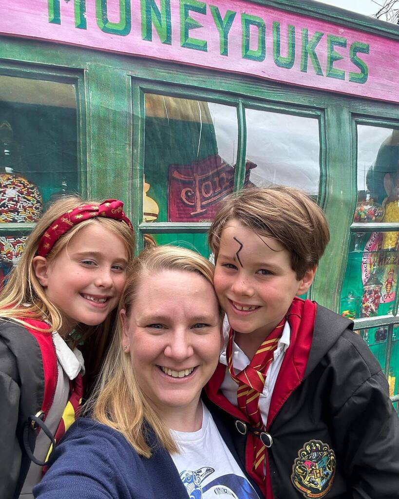 AndreaJEnglert's tweet photo. A trip to hogwarts to celebrate ⚡️SEVEN⚡️ https://t.co/qOvK7xk6Db https://t.co/RKL9t4QUfT