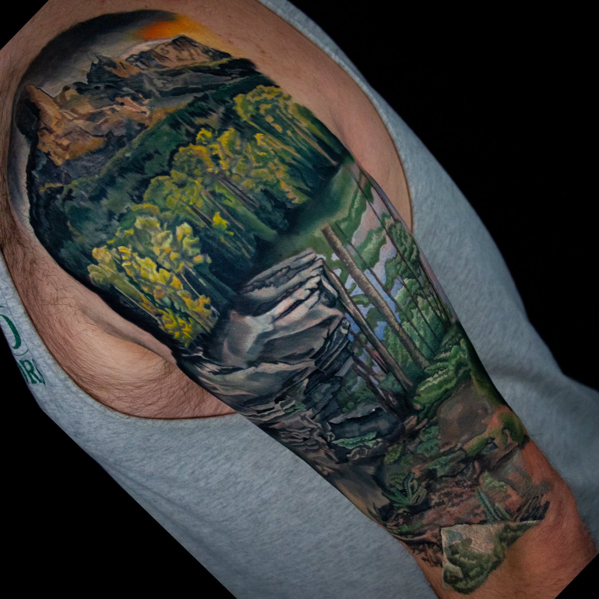 SourPatchNick's tweet photo. #tattoo https://t.co/cUeg5BOI6p
