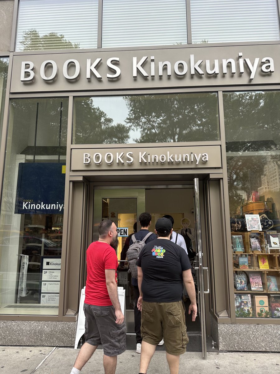 okabe_to's tweet photo. マンハッタンの楽しみ②
#kinokuniyanyc
今日の収穫 https://t.co/MstdlUq56l