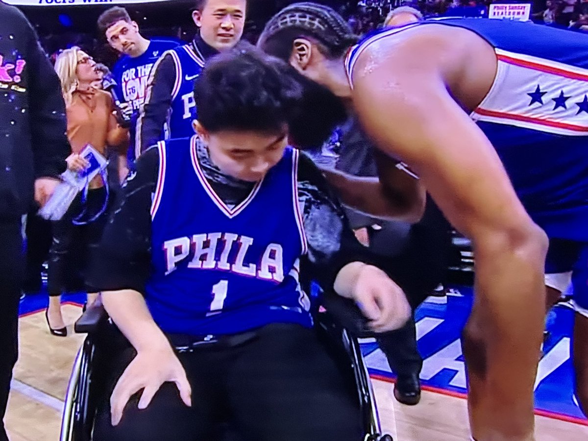 djdifference215's tweet photo. @sixers  make sure he make it to Boston!! https://t.co/DEUF2GeEJE