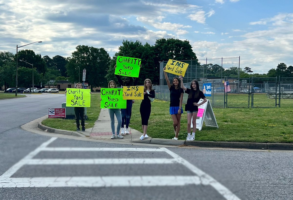 Ss did a wonderful helping out at IMS community yard sale supporting St. Mary’s Home and Connect with a Wish🌟#commmunityservice #MakingADifference