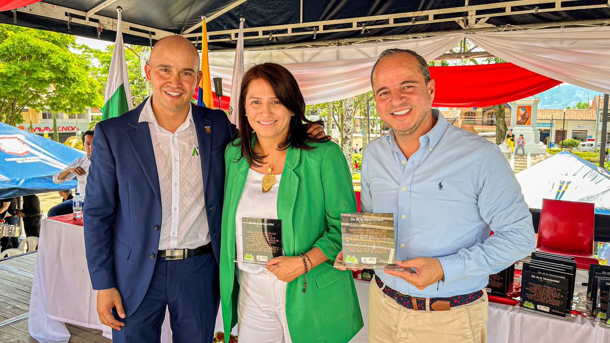 PaolaHolguin's tweet photo. Toda la gratitud con la comunidad veneciana por tanto afecto https://t.co/0hEOVLyM01