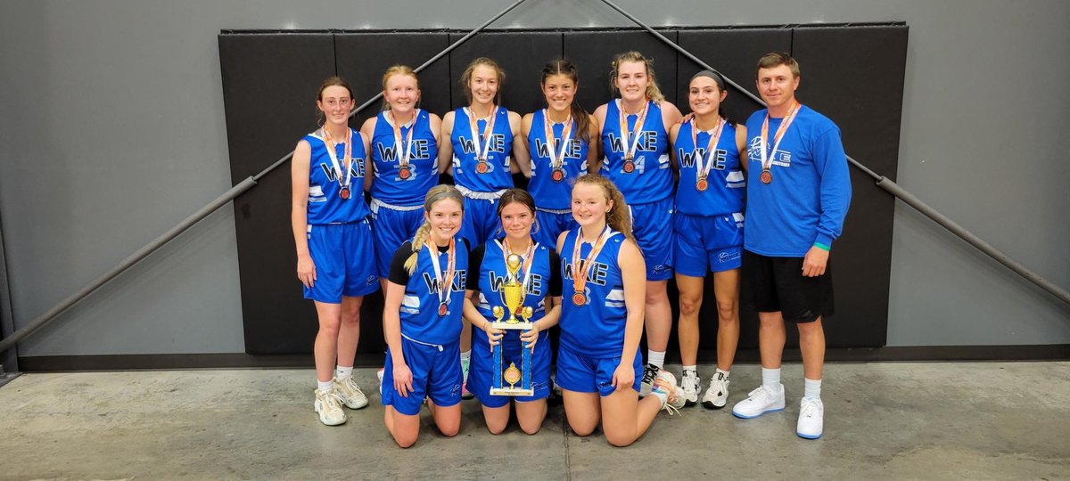 Great group of girls competed hard this weekend! Came out 3-1 and we're back in Dallas in 2 weeks! 💪🏼 #Dawgs