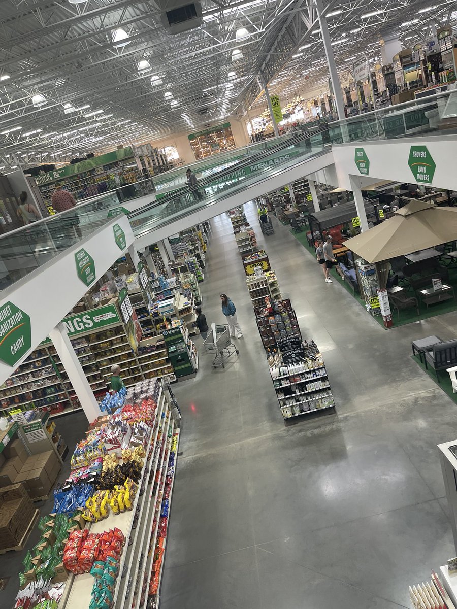 DoryPfeil's tweet photo. @WaukeshaAlerts I’m here now. Kinda wishing I went to Home Depot tho to see the duck rescue. 🤣😂🤗 https://t.co/Lc5rQYlIKQ