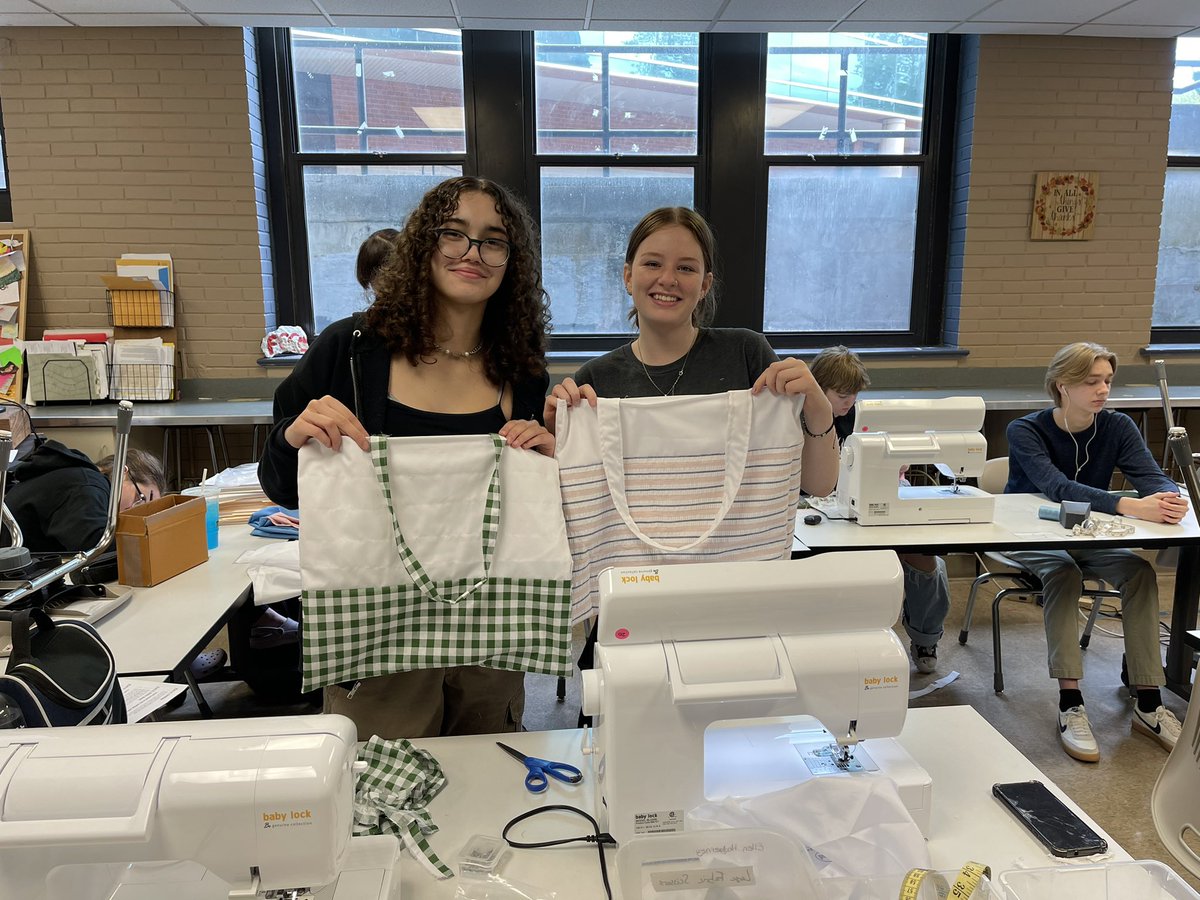 SSutton95's tweet photo. We are making lots of cool things in Fashion and Interior Design! #spscte #design #sewing #skills #fcsed https://t.co/DzNmFB0HkJ