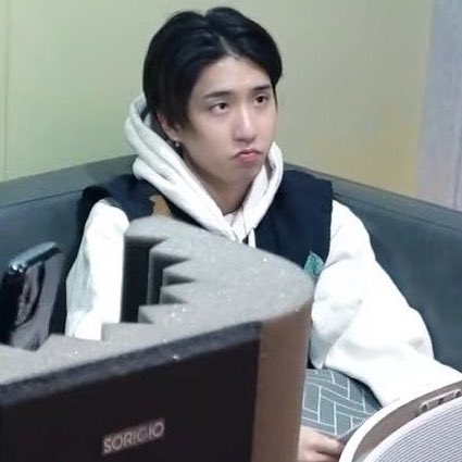 reni ★ on Twitter: "pouty princess"