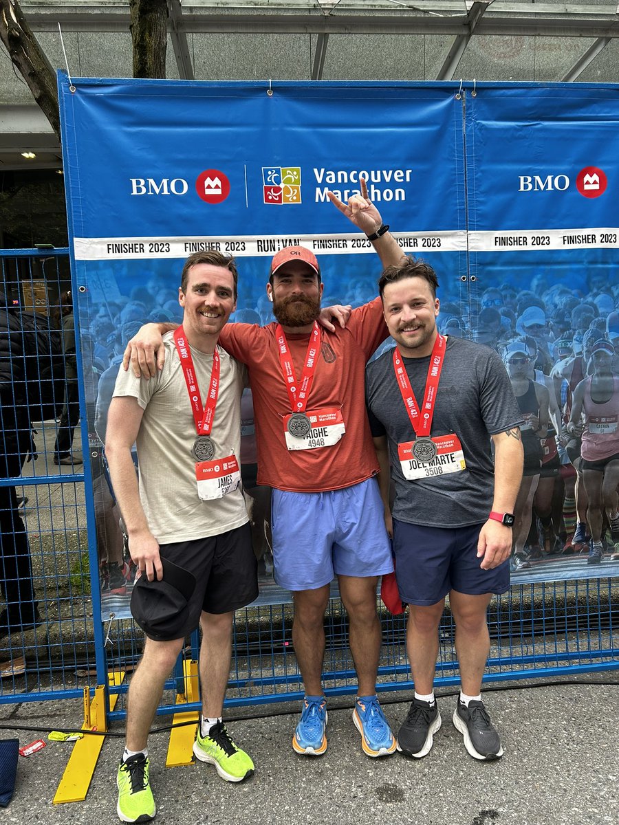 Celebrated med school acceptance with a half, and today celebrated residency match with a full! Thank you to all the BMO marathon volunteers and supporters - I can’t tell you how much your energy carried me. Such a fun atmosphere out there!
