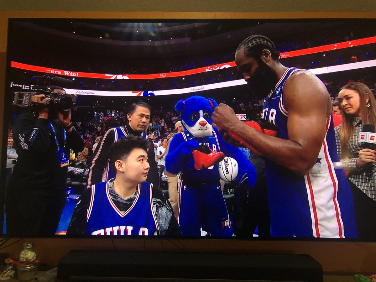 ScottWeez's tweet image. Good on you Mr. @JHarden13 #ClassAct #PartOfTheSolution
#76ersvsCeltics