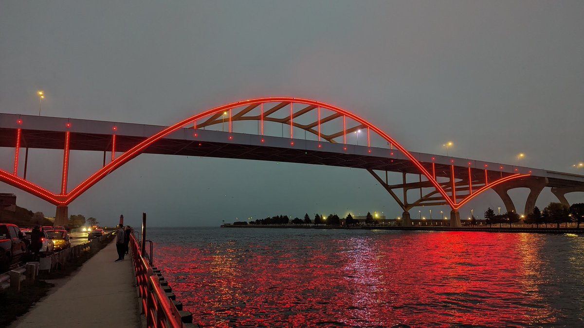 MidwestMKE's tweet photo. At @LightTheHoan , where the bridge is glowing red in honor of 3 fallen Wisconsin Firefighters
@MilFireDept @tosafire @MKECOUNTYFIRE @Oakcreekfire https://t.co/CPFymlGPAT