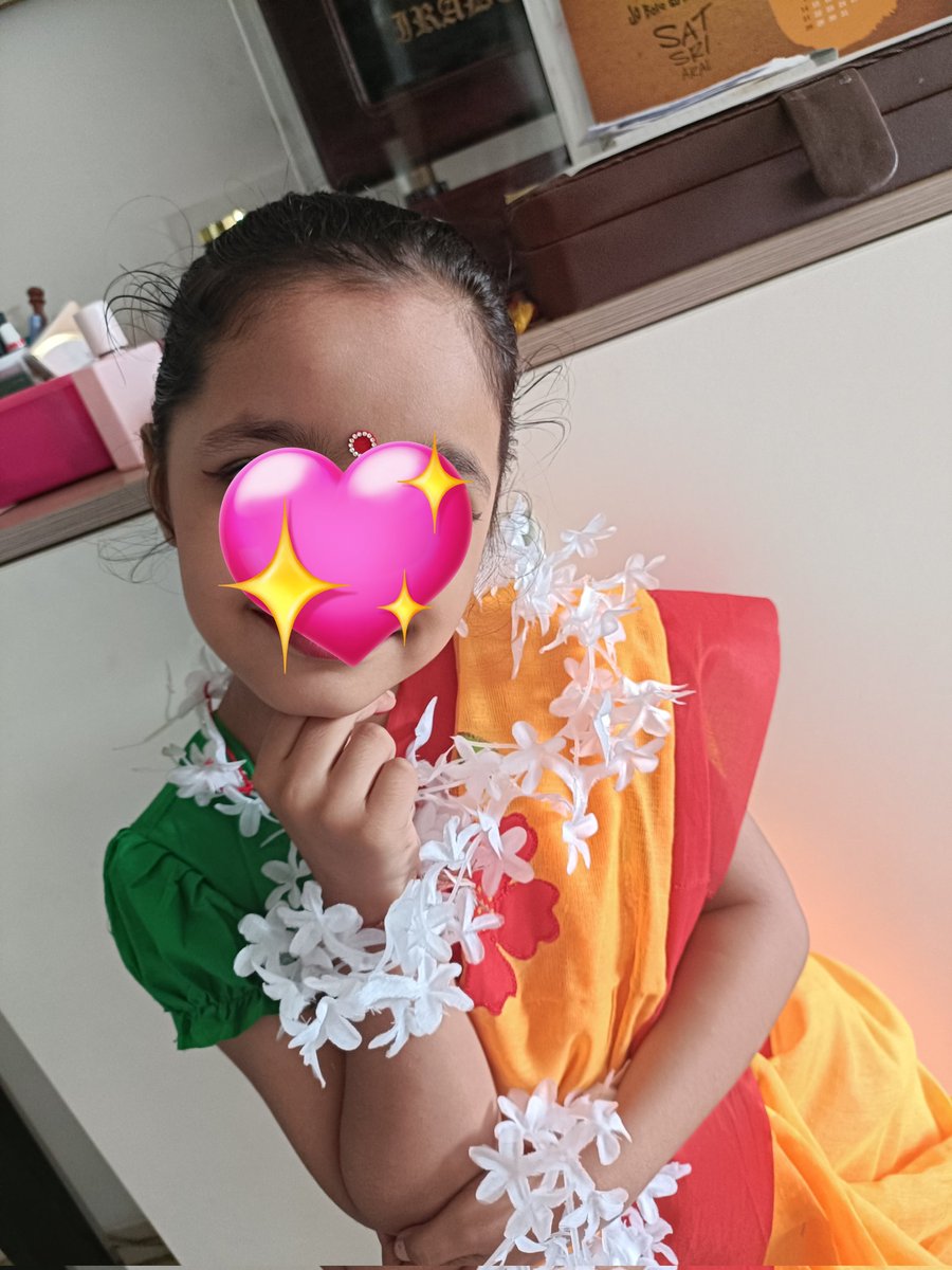 simmir's tweet photo. My little girl dressed for Guru Rabindranath Jayanti celebration in school 
#Gururabindranath #Jayanti #Gurudeb https://t.co/Nl6k1hASNe