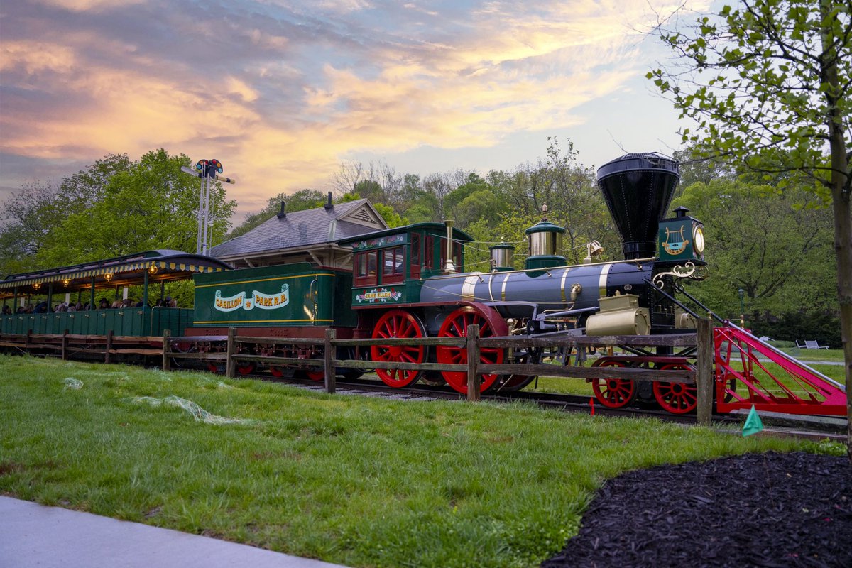 EscapeVisuals's tweet image. We are onsite in Dayton Ohio today for the reveal and capture of this beautiful train 🚂