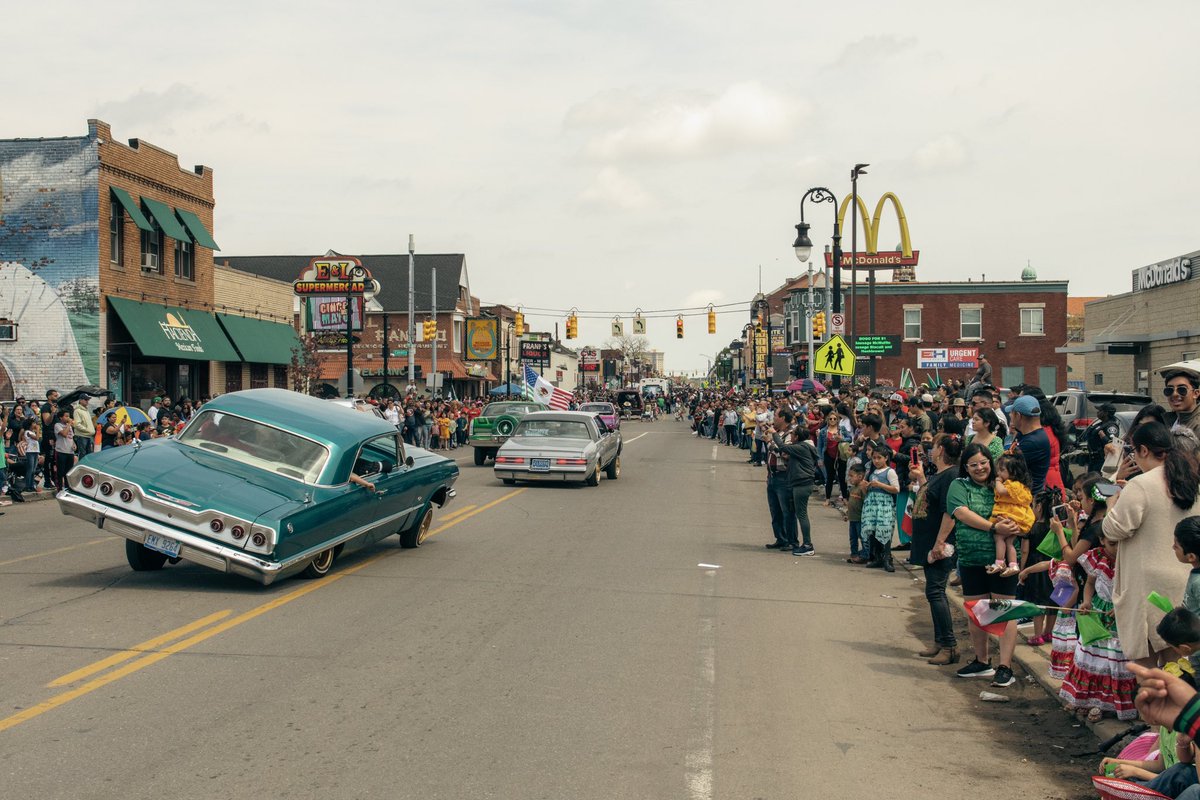 adjadewey's tweet photo. Southwest Detroit celebrates Cinco de Mayo. https://t.co/Q6BAm8Ng5Y