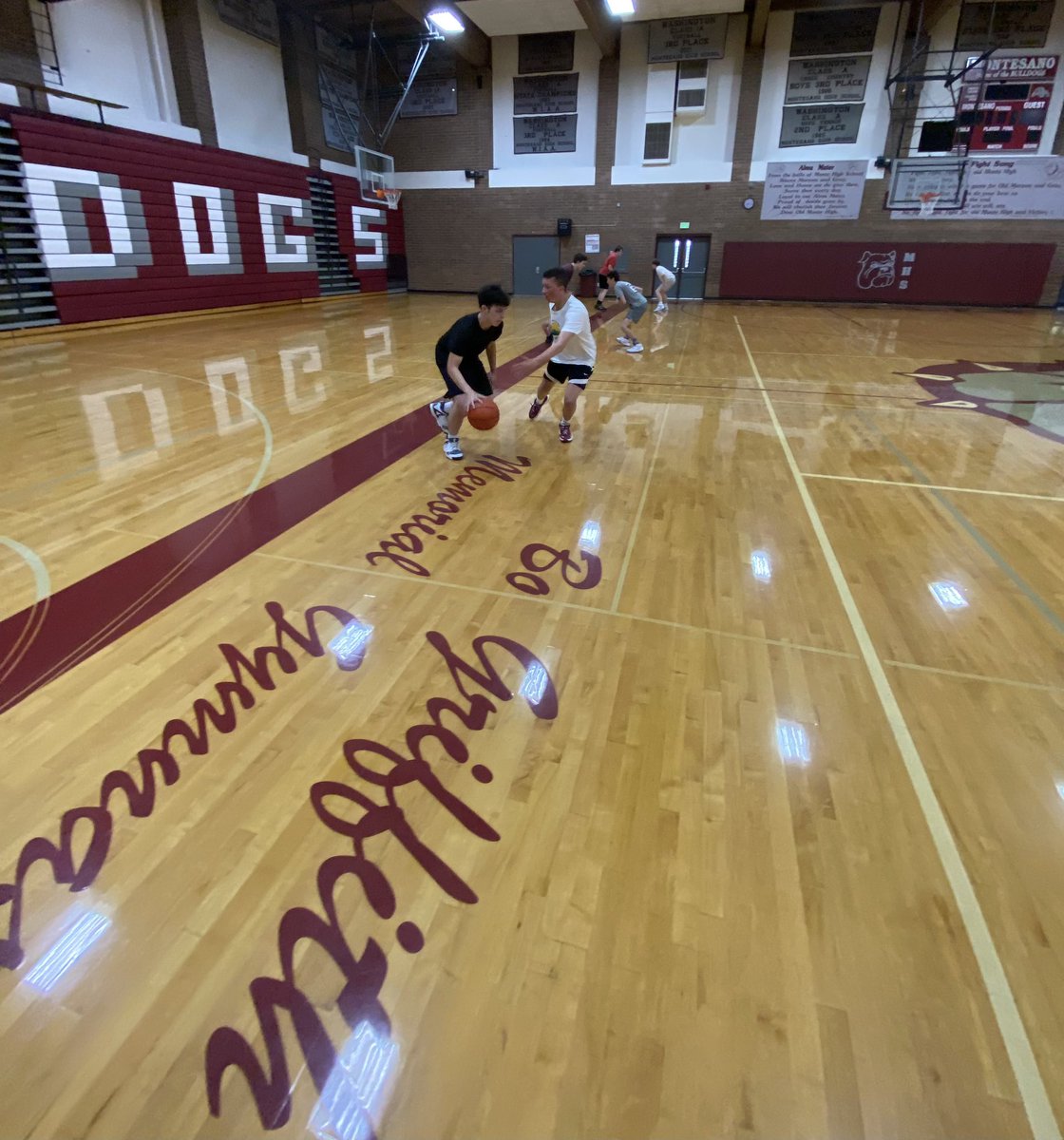 MontesanoHoops's tweet photo. Putting in the work.
#GoDogs #DogsInTheGym https://t.co/hBUaXrrm2u