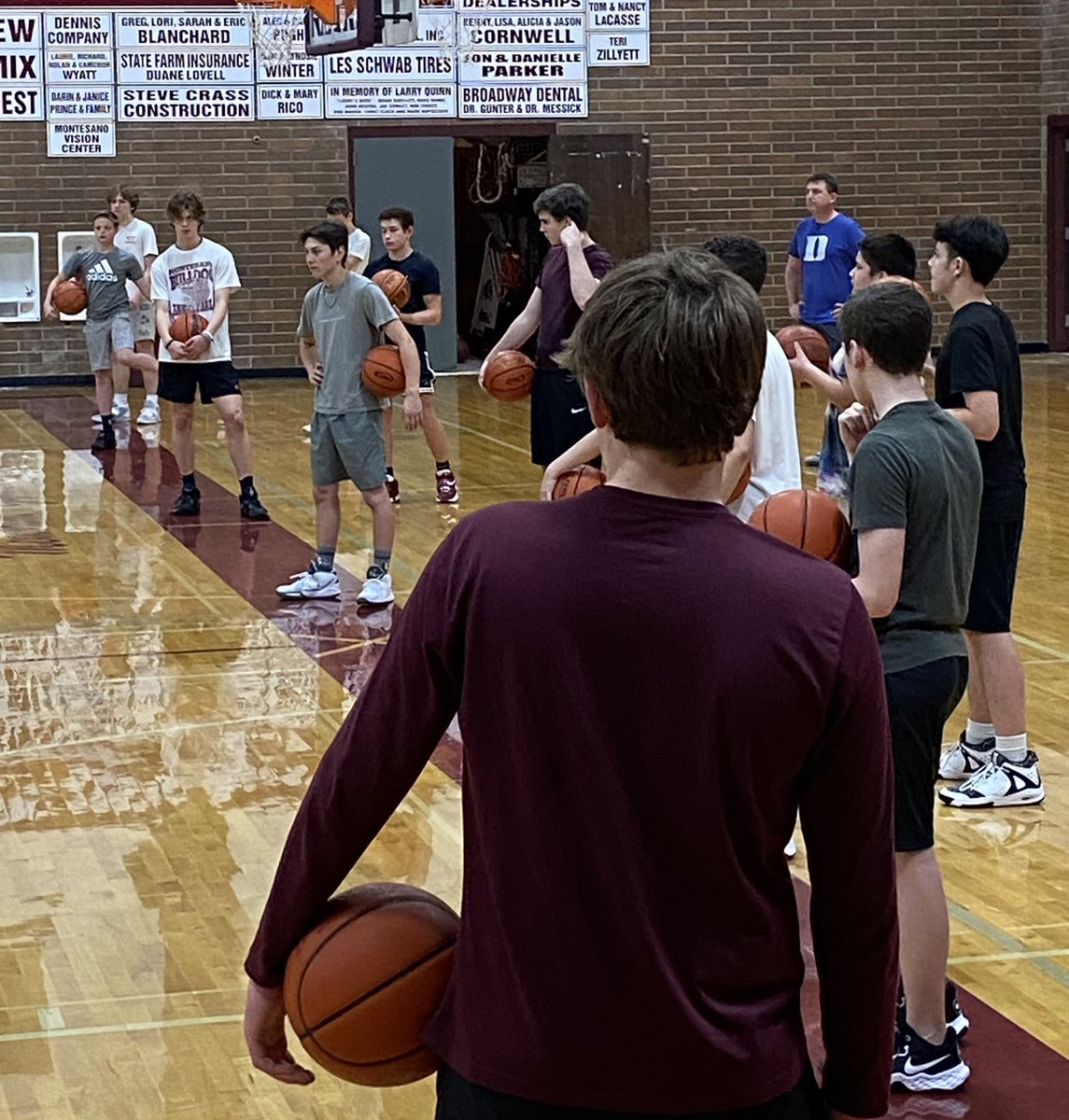 MontesanoHoops's tweet photo. Putting in the work.
#GoDogs #DogsInTheGym https://t.co/hBUaXrrm2u