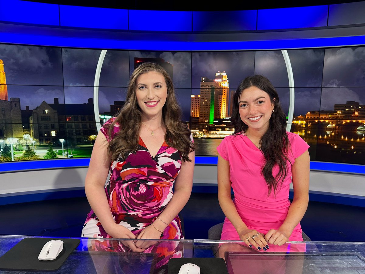 The “Carli and Carley” show <a href="/carlipontv/">Carli Petrus</a> 😊