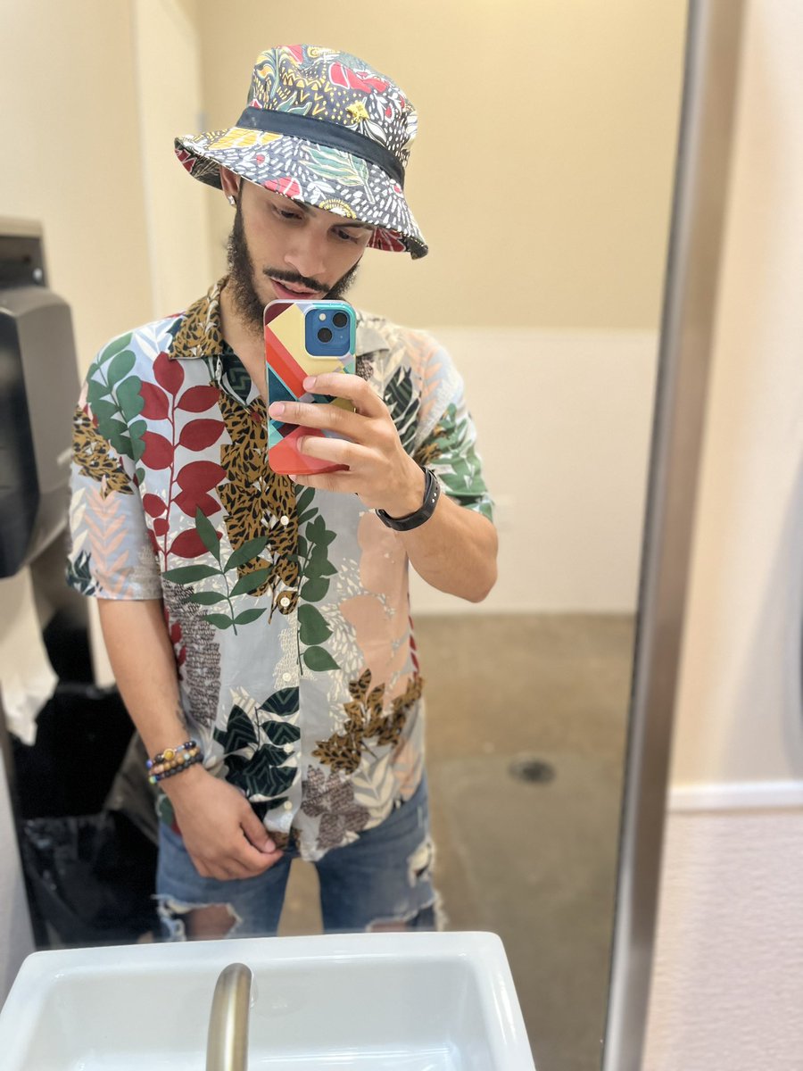 MyniggaDaps's tweet photo. #ybor 🫥#downtownOrlando #Orlando #gaybor #Tampa #NYCPRIDE #LGBTQIA https://t.co/KG5xCJwSd4