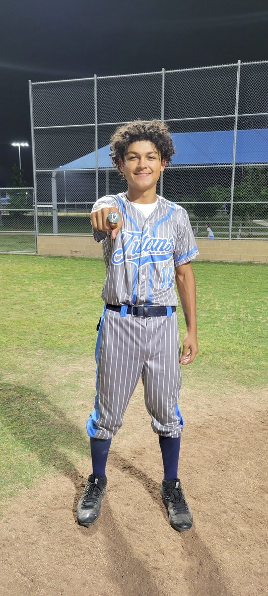PinonesRuby's tweet image. If it makes you happy, it makes me happy. After a long tournament weekend,Titans fall short in the championship game.Still not to shabby for a comeback after5yrs off. #Baseball #Jojo #2ndbase #Rightfield #TeamPinones #tiredmomma #Proudmom